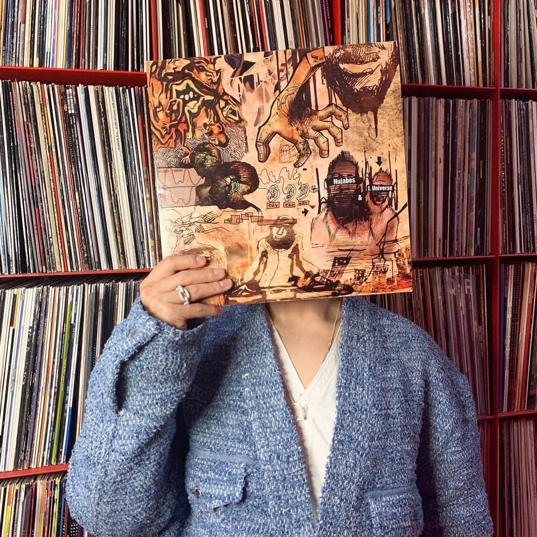 VERBALのインスタグラム：「Late night finds⛏ My first record with Nujabes in 1999 under the alias L Universe→ 懐かしいのが出てきました。ヌジャベスと1999年に出したアナログ。この時はエルユニバースという別名義でやってました #nujabes #rip #hydeout #hydeoutproductions #luniverse #aintnomystery」