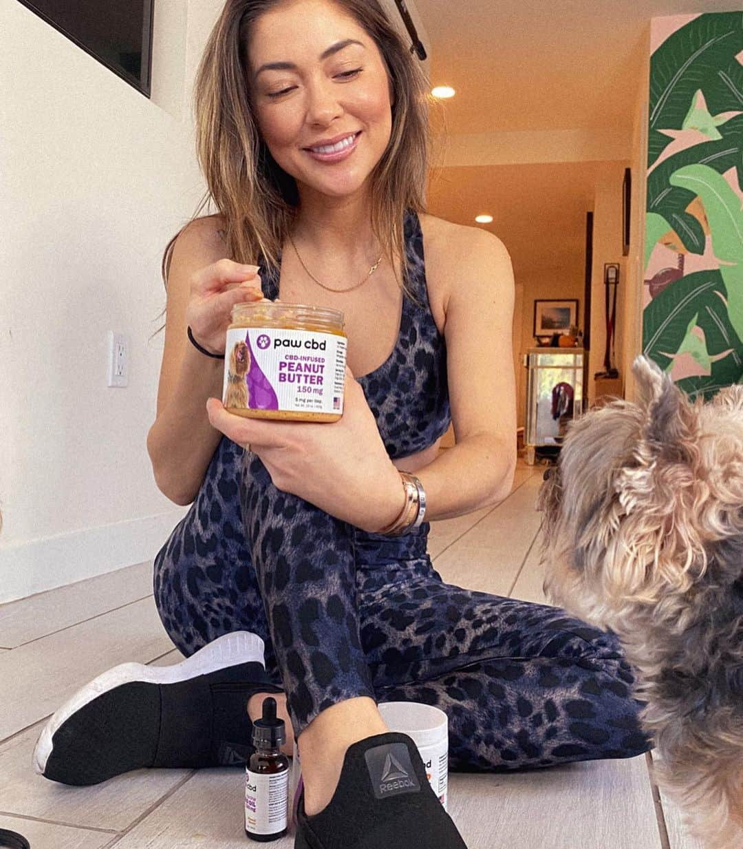 アリアニー・セレステさんのインスタグラム写真 - (アリアニー・セレステInstagram)「I’m so happy to use @cbdmd.usa for my fur babies. I love knowing they are getting top quality Cbd to help with their joints, anxiety, digestion, and inflammation. If you ever wondered about Cbd, check out @cbdmd.usa and use code Arianny for $ off! - #cbdmd #cbdhealth #cbdpethealth #ad」5月1日 2時12分 - ariannyceleste