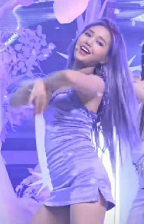 ミミのインスタグラム：「; 🌸 2020APRIL30 | #오마이걸  Comeback stage Mimi focus ©mcountdown . .  #ohmygirl #오마이걸 #mimi #미미 #김미현 #kpop #hyojung #효정 #yooa #유아 #seunghee #승희 #jiho #지호 #binnie #비니 #arin #아린 #korean ©」