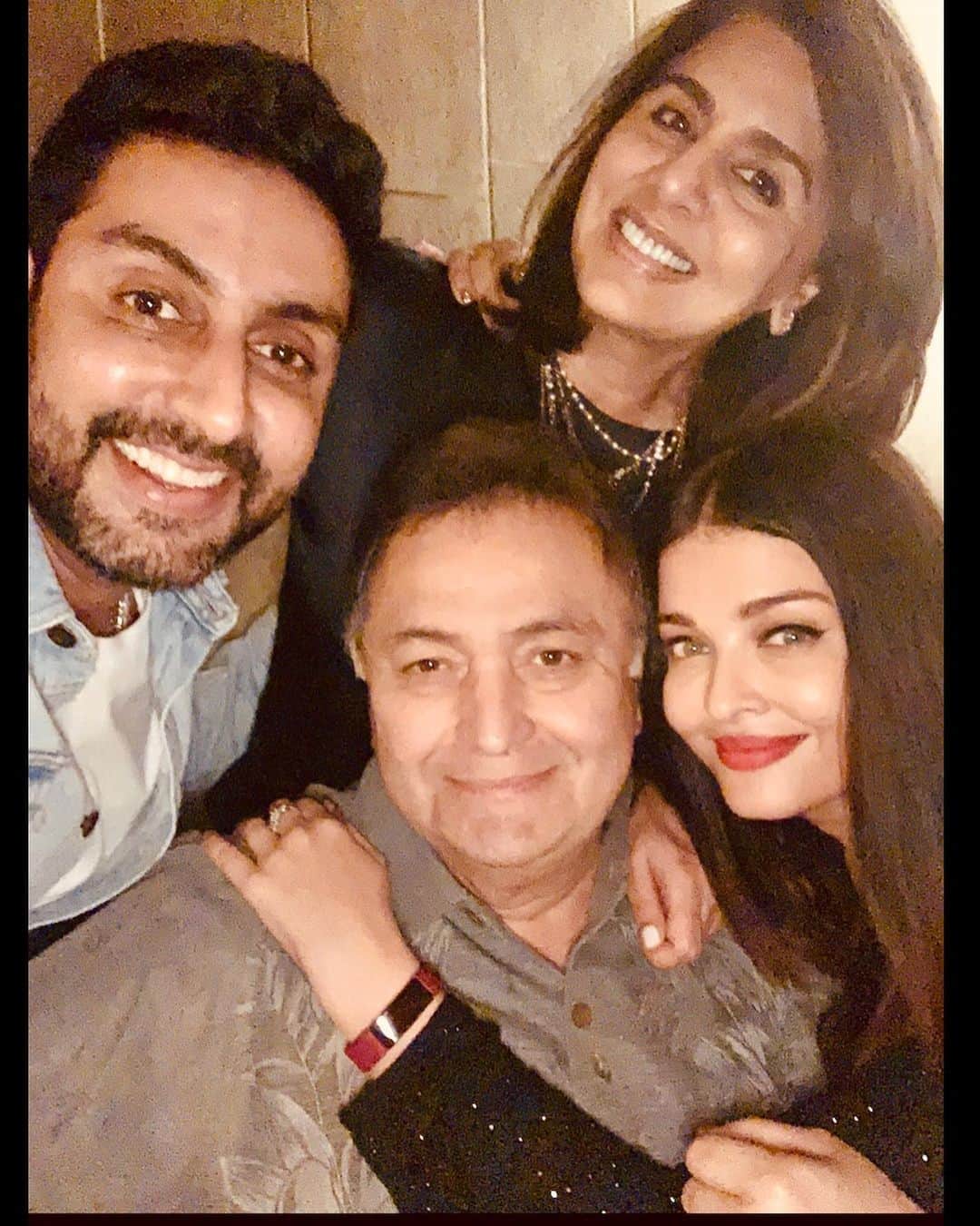 アイシュワリヤー・ラーイのインスタグラム：「✨❤️So much love for you...and from you my dearest Chintu uncle...ALWAYS... so heartbroken...May your Soul Rest in Peace God Bless ✨🙏✨There will never be another... just TOO SPECIAL.. and the memories... Precious... Miss you and Love you Forever... ❤️✨」