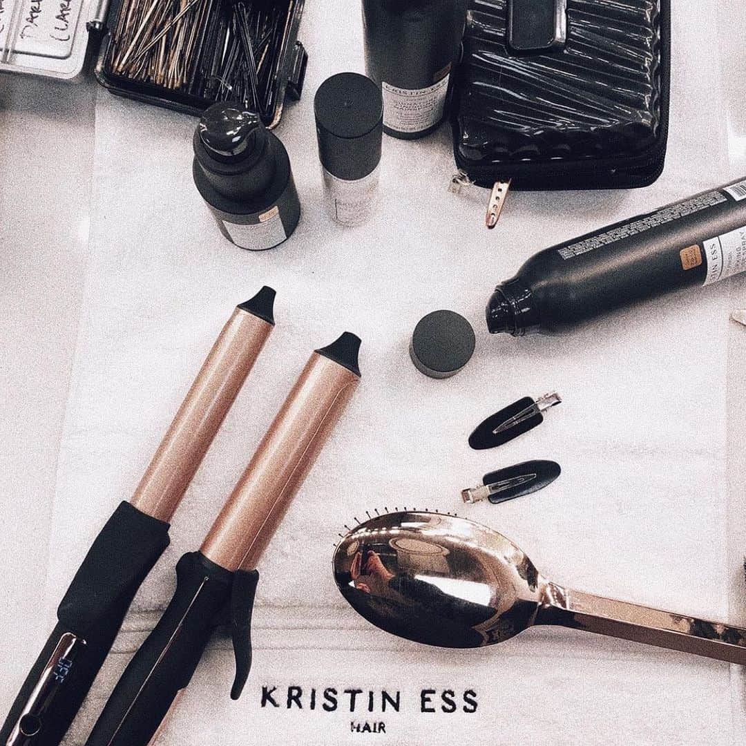 Kristin Essのインスタグラム：「GIVEAWAY HAS CLOSED. WINNERS WILL BE NOTIFIED VIA DM BY SUNDAY MAY 3RD. National Hairstylist Appreciation Day feels like a great day for a giveaway. 🤷‍♀️ I specifically want to target NEW STYLISTS with this giveaway. The odds were certainly not in anyone’s favor if they were getting started in the salon or the freelance hair world this year or last year. If you know a newer stylist who needs a little encouragement right about now, nominate them below. Tag them and tell me a little bit about them. I’m going to pick 10 stylists to send a fun package to that will include a lot of things I use in my own kit. This giveaway will end tonight at 11:59pm and winners will be chosen randomly. 👉🏼 Please tag their HAIR PAGE so I can verify that they are a stylist + can dm if they’re picked. 🤍 let’s go!」
