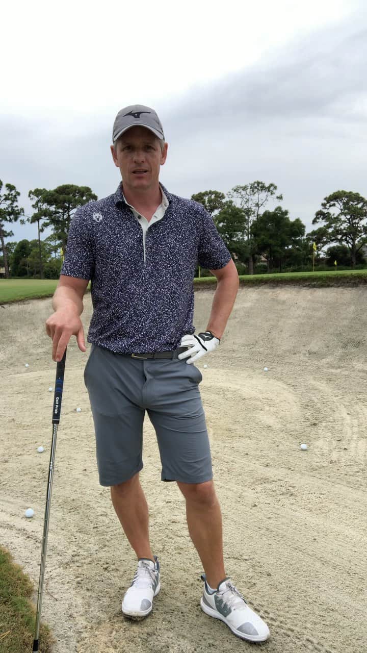 ルーク・ドナルドのインスタグラム：「While hitting lots of balls on the range has its value, simulating what golf is like on the course can really help you improve too. Adding lots of variability and tracking your results for improvement is a great way to practice and give yourself a mental boost - it’s also a much more efficient way to practice and hopefully you’ll see some improvement.  For the best tip I’ve seen in a while however, please check out @mrtbjorn latest post 🤣 #LDTips #practice #shankyouThomas #staysafe #stayhealthy」