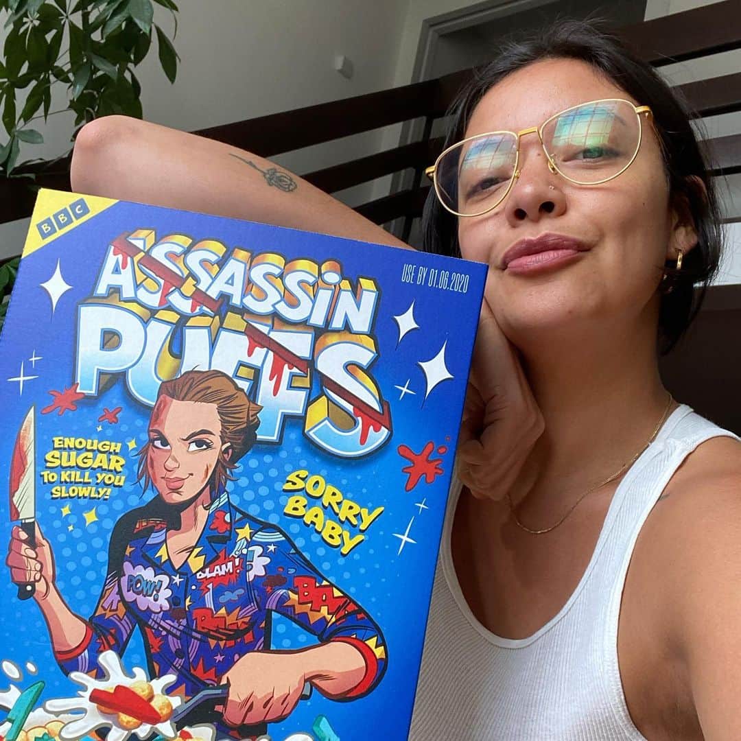 ナオミ・シマダのインスタグラム：「just a lil PSA to announce that me + the baddest @miss_zing have reunited (virtually!) for another season of ‘OBSESSED WITH....@killingeve ’ the offish side piece to everyone’s fav tv show on @bbcsounds! we’ll be breaking down all the episodes, catching up with cast members, experts + fun cultural critics all from their prospective lockdowns, all served with a lil sizzle + a lot of tender loving care! doing this show has been a much needed escape + solace, so all I can hope is that it can be for you too! come play with us! link in bio or find us wherever you listen to podcasts 💋」