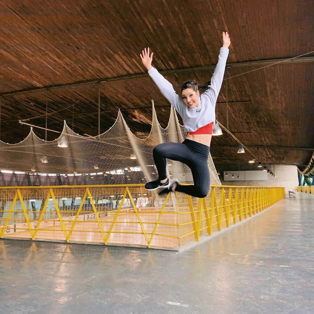 ロレイン・マクナマラのインスタグラム：「Who else is gonna be this excited when the rinks open?!🙋‍♀️」