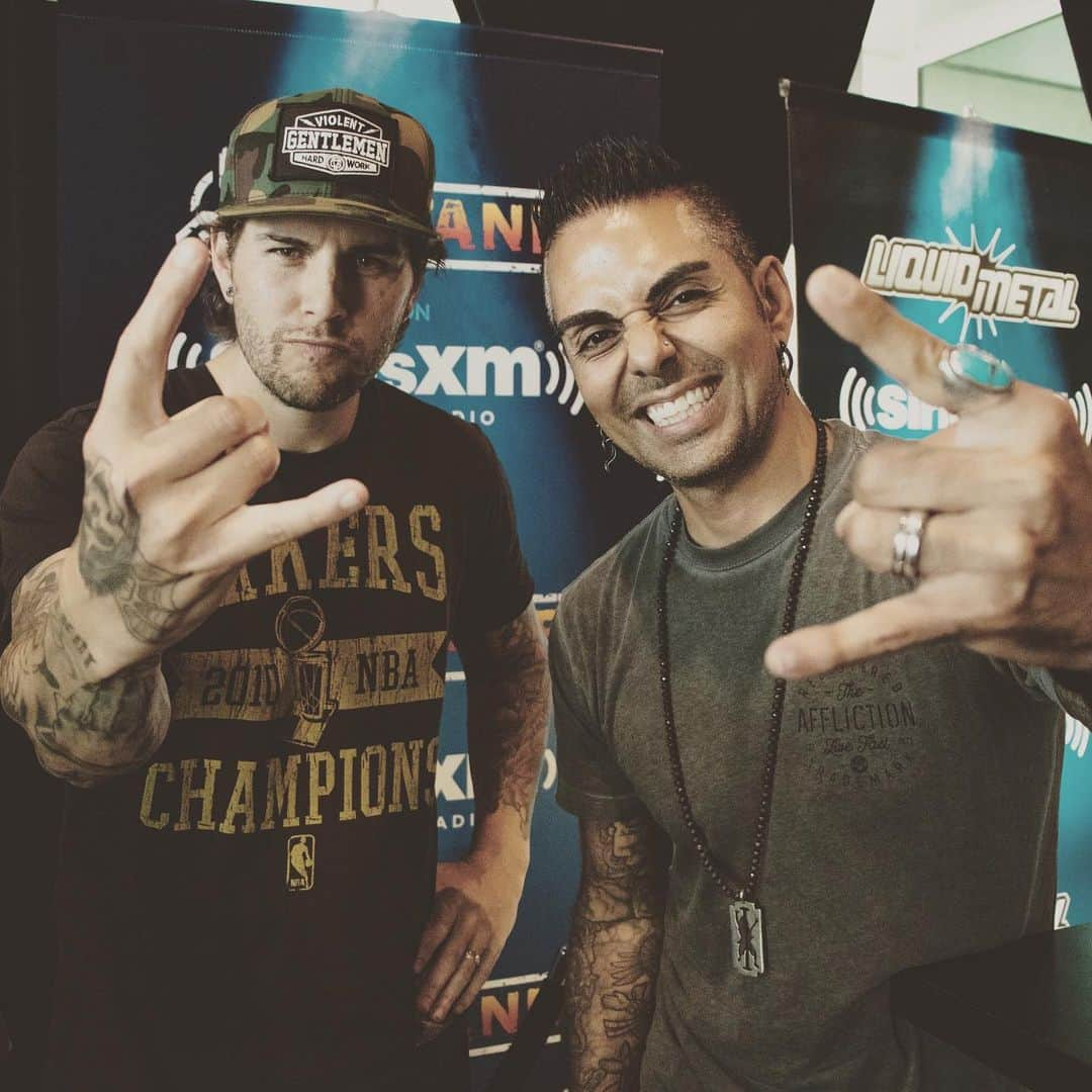 アヴェンジド・セヴンフォールドさんのインスタグラム写真 - (アヴェンジド・セヴンフォールドInstagram)「M. Shadows will be joining our friend @josemangin on @zippoencore Facebook Live today at 3pm PT // 6pm ET to talk about life in quarantine.」5月1日 4時05分 - avengedsevenfold