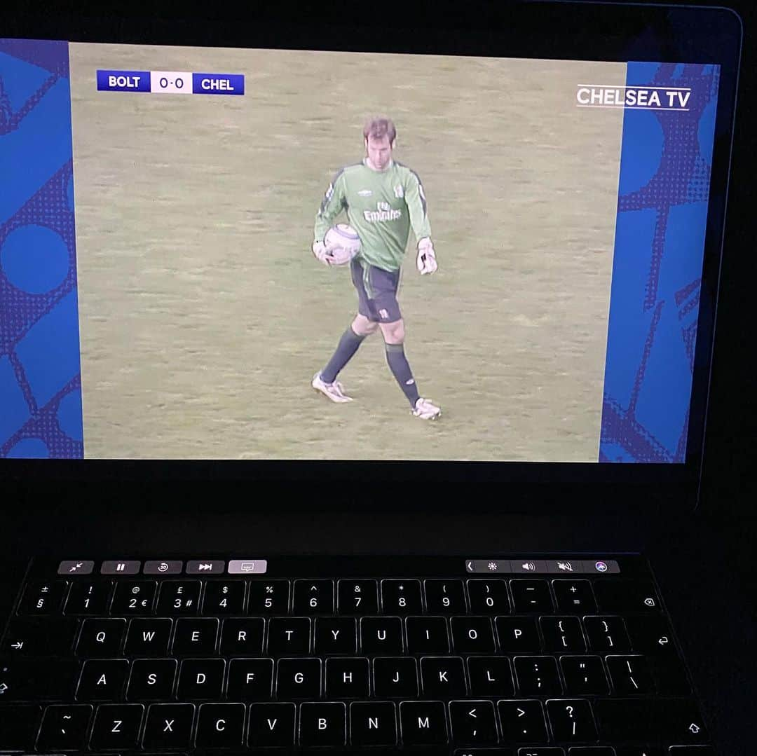 ペトル・チェフさんのインスタグラム写真 - (ペトル・チェフInstagram)「Watching this guy tonight 😉😁 @chelseafc vs Bolton」5月1日 4時56分 - petrcech