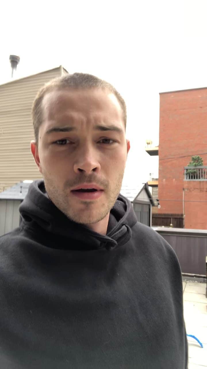 のインスタグラム：「Here we go people!  Im going live every week showing a mix of workouts, cooking recipes and some extra fun content for you guys to enjoy!  Hope everyone like it and have fun with me.」