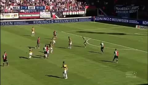 グスタヴォ・ルーカス・ドミンゲス・ピアソンのインスタグラム：「Throwing back to a crazy ending of a dutch derby in 2013! Great memories from this day #TBT #eredivisie」