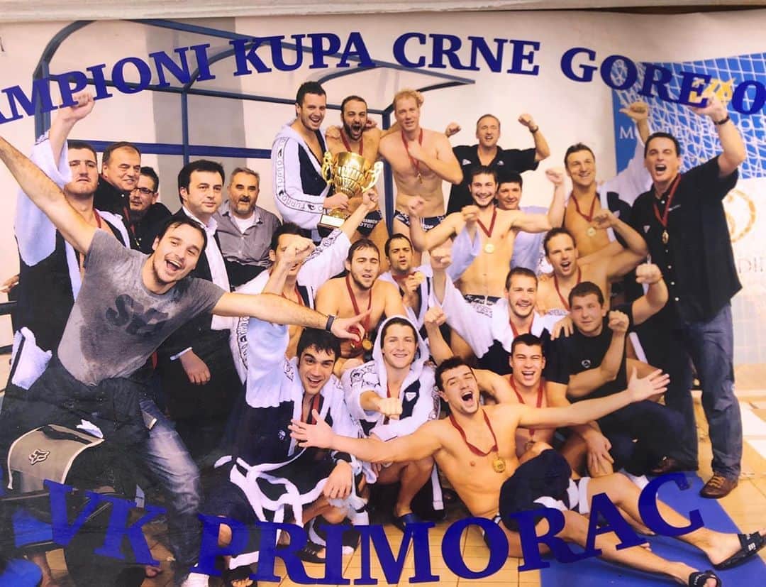 トニー・アゼベドのインスタグラム：「Remembering one of my favorite teams! Some great players and coaches I had the pleasure of calling teammates! Don’t forget that what you miss when it’s all over are your teammates!」