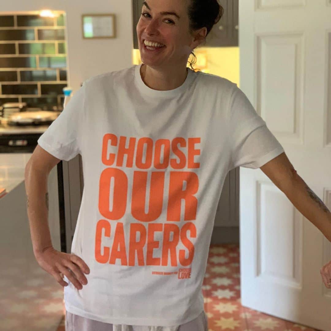 レナ・ヘディのインスタグラム：「Think we’re all in are awe of our amazing carers and NHS workers who are currently holding the UK together, support them with these organic cotton @chooselove X @katherinehamnett t-shirts available  @asos right now. 100% profits will be donated to @thecareworkerscharity and @nhscharitiestogther and matched again by ASOS #chooselove #chooseourcarers #chooseournhs 💗💗💗💗」