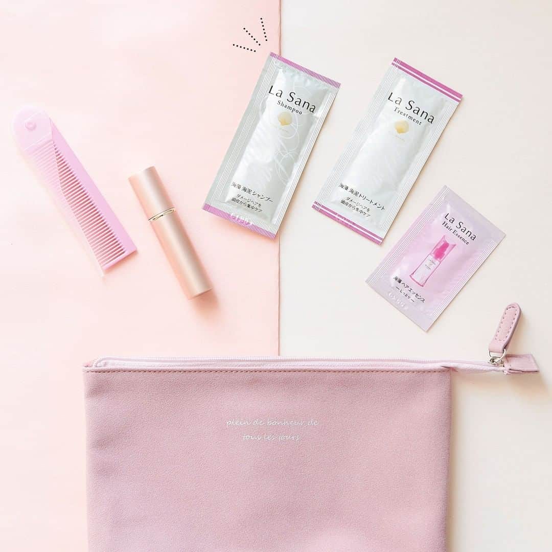 La Sana (ラサーナ) さんのインスタグラム写真 - (La Sana (ラサーナ) Instagram)「. 新しいヘアケアにしたいけど、香りや使用感などわからないまま 大きいサイズを買うのは抵抗がありますよね。 ラサーナではサンプルもあるから、気軽にお試しできますよ🌸 . #サンプル #お試し #ヘアケア #ヘアオイル #シャンプー #トリートメント #アウトバストリートメント #海藻海泥シャンプー #海藻海泥トリートメント #海藻ヘアエッセンス #ヘアアレンジ #ラサーナ #lasana #おうち時間 #stayhome」5月1日 18時30分 - lasana_official