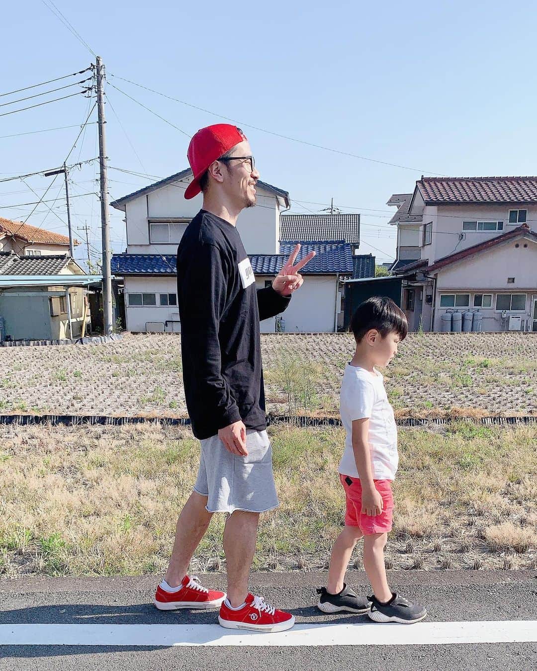 小椋祥平のインスタグラム：「#sneakerschallenge2020 回ってきたので繋げます！ ﻿ ﻿ [VANS]﻿ [adidas]﻿ ﻿ @yutaka_soneda ﻿ @gunji1130 ﻿ 繋げて下さい！﻿ お願いします！﻿ ﻿ #sneakerschallenge2020 ﻿ #スニーカーチャレンジ2020 ﻿ ﻿ 投稿の参考は↓﻿ @sneakerschallenge2020」