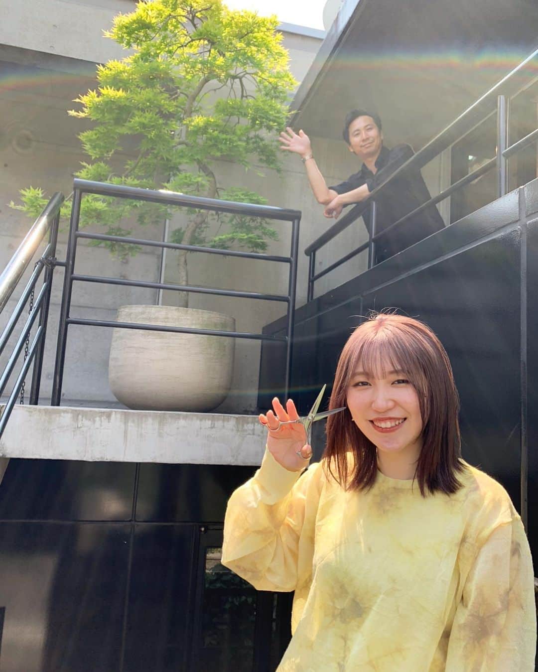 久保雄司のインスタグラム：「@six_mayashoji  5月よりスタイリストデビューしました🎊 なにより嬉しいです😂 2018年の12月に入社してから約1年半、 たくさんのことをみんなから吸収し たくさんのことをmayaから教わりました✨ 明るく笑顔で愛を持って、 一人でも多くの方を幸せにしてあげてください😊🌟 楽しんで行こうね♪ おめでとう🎉  ご予約は @six_mayashoji  のプロフィールのLINKからできます🌈  #six_salon」