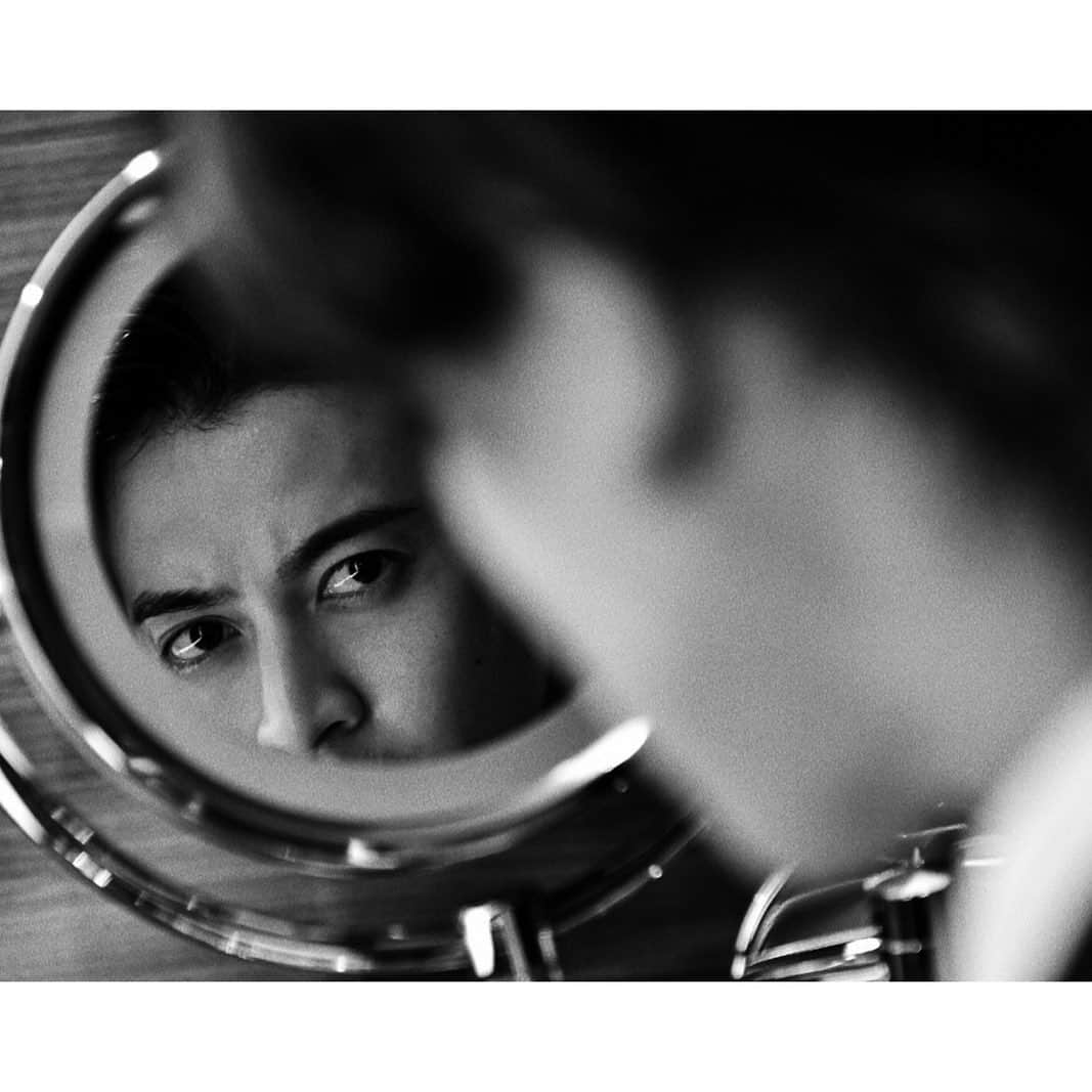 仲田克也さんのインスタグラム写真 - (仲田克也Instagram)「次は目ヂカラ湊です。。。 Photographer : @portrait_tsuyoshi ・ ・ The eyesight of the Japanese ・ ・ #portrait #model #fashion #stayhome #photography #gn #eye #eyesight #power #japanese #grooming #cleanliness  #おうち時間 #身だしなみ #清潔感 #自宅からは以上です #目力」5月1日 18時10分 - minatoisshiki