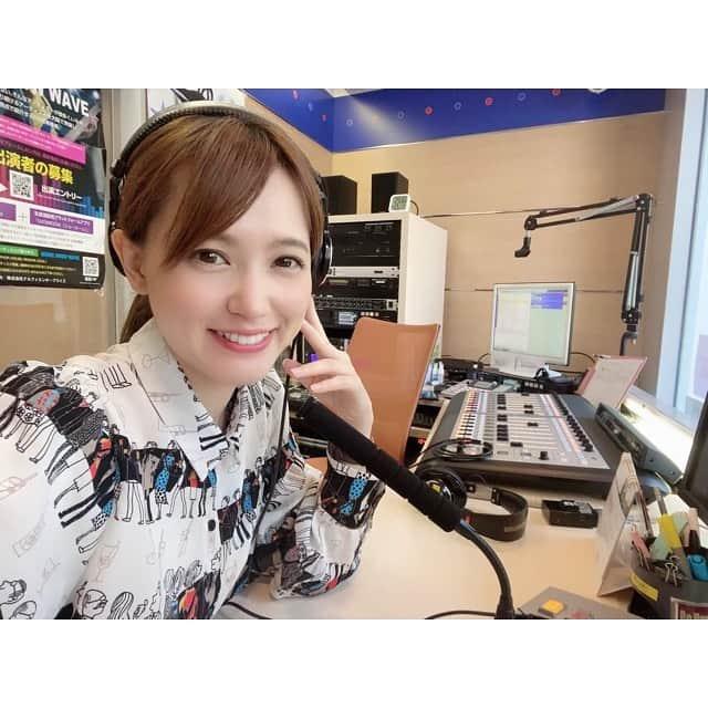 三島ゆかりさんのインスタグラム写真 - (三島ゆかりInstagram)「本日もウメダFM Be Happy! 789『Be Travel!』聴いてくださった皆様ありがとうございました💖📻 今日のメッセージテーマは『記念日は大切にする派？しない派？』ということで、オープニングナンバーは⬇️ #chay 『あなたに恋をしてみました』 #miwa 『君に出会えたから』 今回のメッセージテーマにしたのは、今月で私の芸能活動が12周年を迎えるからです🍎✨芸能界を目指したキッカケやデビューのお話をさせて頂きました☺️ #椎名林檎 『丸の内サディスティック』 #katyperry 『Birthday』 #chenelle lovewithTEE『Baby I Love You』 そして今回のオススメ世界遺産は東京・上野にある『国立西洋美術館』🖼 正式な登録名は『ル・コルビュジエの建築作品—近代建築運動への顕著な貢献—』7ヵ国17点の作品が登録されているんですが、この中に国立西洋美術館も含まれているというわけです👍今は臨時休館中ですが、上野はパンダだけではないんですよ〜🐼 そして、私的記念日にちなんだ曲を3曲🎵 #queen 『I Was Born To Love You』 #chemistry 『君を探してた』 #calvinharris feat #rihanna 『This Is What  You Came For』 トラフィックリポートなどお届けしながら、エンディング曲は🎶 #owlcity #carlyraejepsen 『Good Time』 また来週も生放送にて13：30〜16：00お届けします😊 聴ける方は是非聴いてくださいね〜❤️❤️ https://www.be-happy789.com  #radio #dj #osaka #umeda #ウメダfmbehappy789 #オープンスタジオ #生放送 #三島ゆかり #ゆかりんご #ラジオ #世界遺産 #ルコルビュジエ #国立西洋美術館 #東京 #instagood #music #instalike #follow」5月1日 18時25分 - apple340