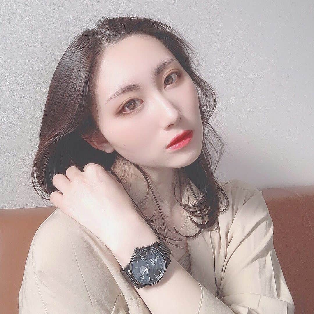aya onoのインスタグラム：「LOBOR⌚️ @loborjapan  10%off code 【ayatedza】 ☝️せっかくなので使ってね💓  #lobor#ロバー#腕時計#時計#手元倶楽部#時計好きな人と繋がりたい#時計好#watch#fashion#fashionstyle#fashionista#fashiongram#大野彩」