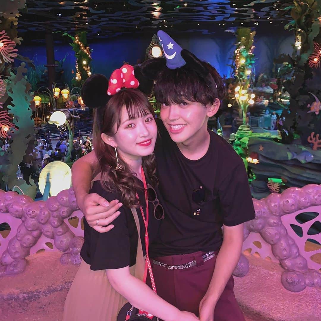 青木菜花のインスタグラム：「.﻿ .﻿ ディズニー行きたいなあ﻿ ということで過去pic！！！！📸﻿ ﻿ まだ載せてない写真どんどん載せてこっと😍﻿ ﻿ これは去年の夏？にじじばばでディズニー行ったときの！﻿ 明日はじじばばの写真載せようかな🤔﻿ .﻿ . #なのかじ #ディズニー #ディズニーシー #過去pic #過去ピク #ミキミニ #ミキミニコーデ #ディズニーコーデ #ミッキー #ミニー #ミニーコーデ #ミッキーコーデ #tokyodisneysea #disneysea #カップルコーデ #お揃いコーデ #マーメイドラグーン #カチューシャ #instalike #instagood #lfl #l4l」