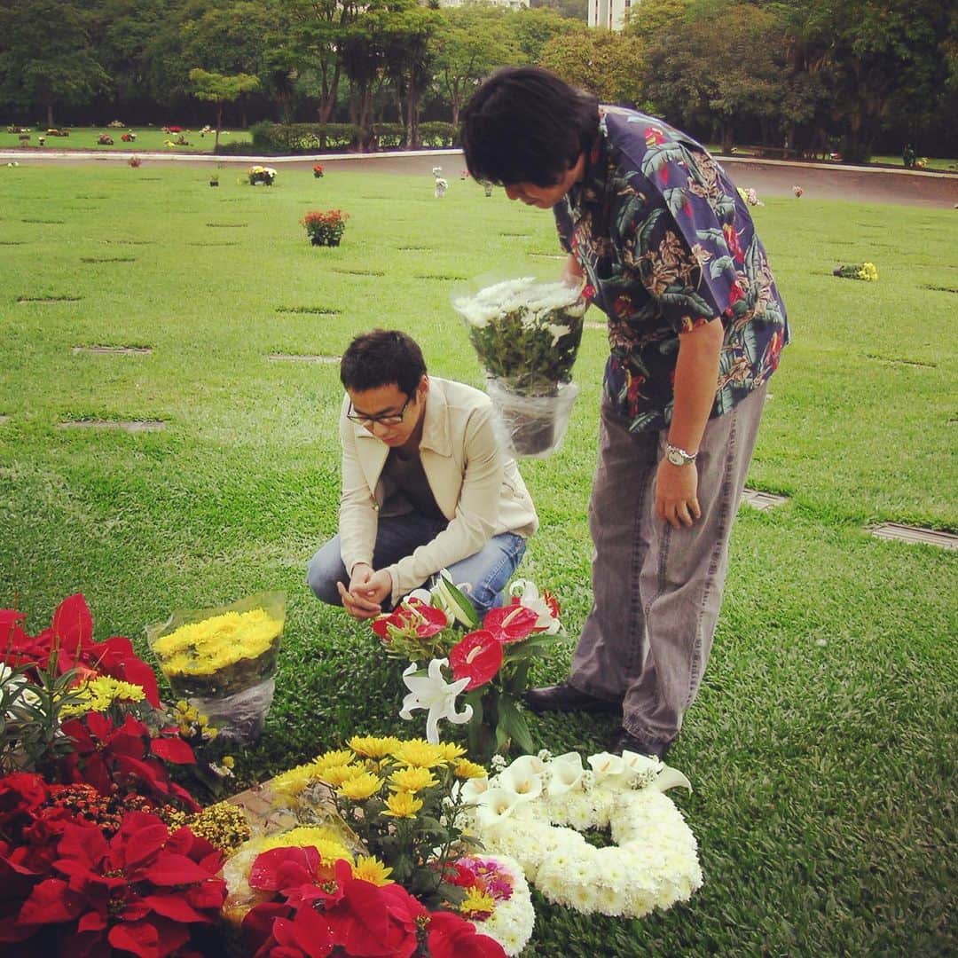 山本左近さんのインスタグラム写真 - (山本左近Instagram)「5/1 アイルトン・セナの命日です  あなたがいてくれたから、僕は今ここにいる  真のレーサーであり、永遠のヒーロー  #アイルトンセナ  #ブラジル #サンパウロ *2006年のサンパウロにて。」5月1日 10時21分 - sakon_yamamoto