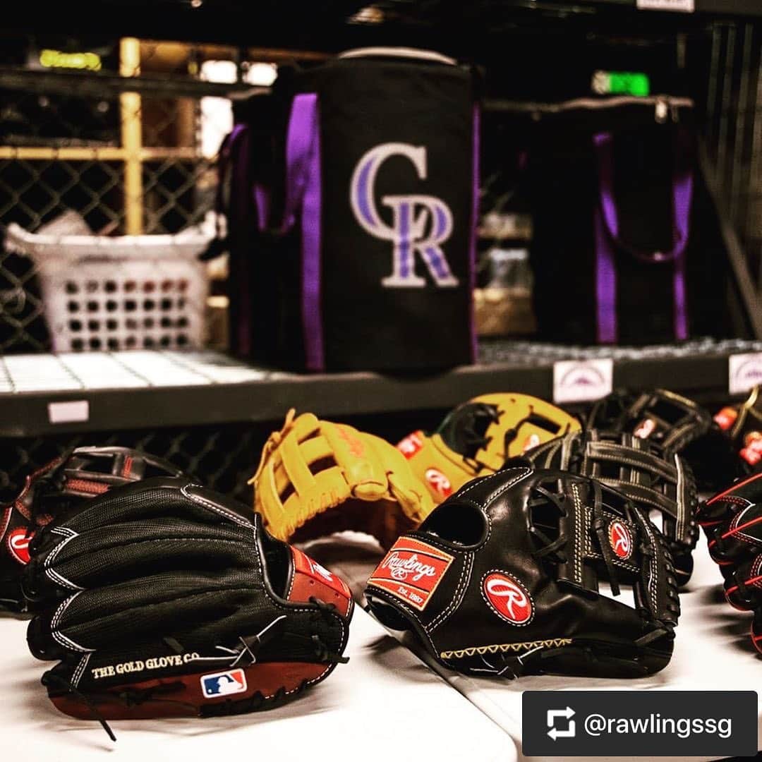 Rawlings Japanさんのインスタグラム写真 - (Rawlings JapanInstagram)「#Repost @rawlingssg with @get_repost ・・・ According to a 2019 #MLB post, the best defensive infield duos by combined Outs Above Average were Trevor Story and Nolan Arenado (+32 OAA). Both were top 5 infielders overall💪. Check out more behind-the-scenes footage from our #RawlingsGloveDay with the @rockies here! 🔥#TheMarkofAPro #TeamRawlings #RawlingsAdvisors #Baseball #SpringTraining @rawlings_japan_llc」5月1日 10時54分 - rawlings_japan_llc