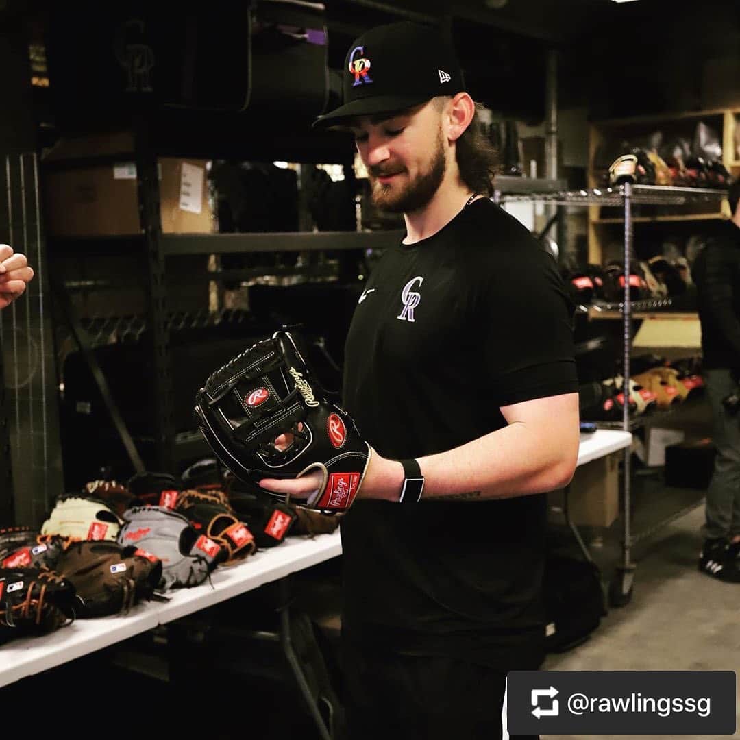 Rawlings Japanさんのインスタグラム写真 - (Rawlings JapanInstagram)「#Repost @rawlingssg with @get_repost ・・・ According to a 2019 #MLB post, the best defensive infield duos by combined Outs Above Average were Trevor Story and Nolan Arenado (+32 OAA). Both were top 5 infielders overall💪. Check out more behind-the-scenes footage from our #RawlingsGloveDay with the @rockies here! 🔥#TheMarkofAPro #TeamRawlings #RawlingsAdvisors #Baseball #SpringTraining @rawlings_japan_llc」5月1日 10時54分 - rawlings_japan_llc