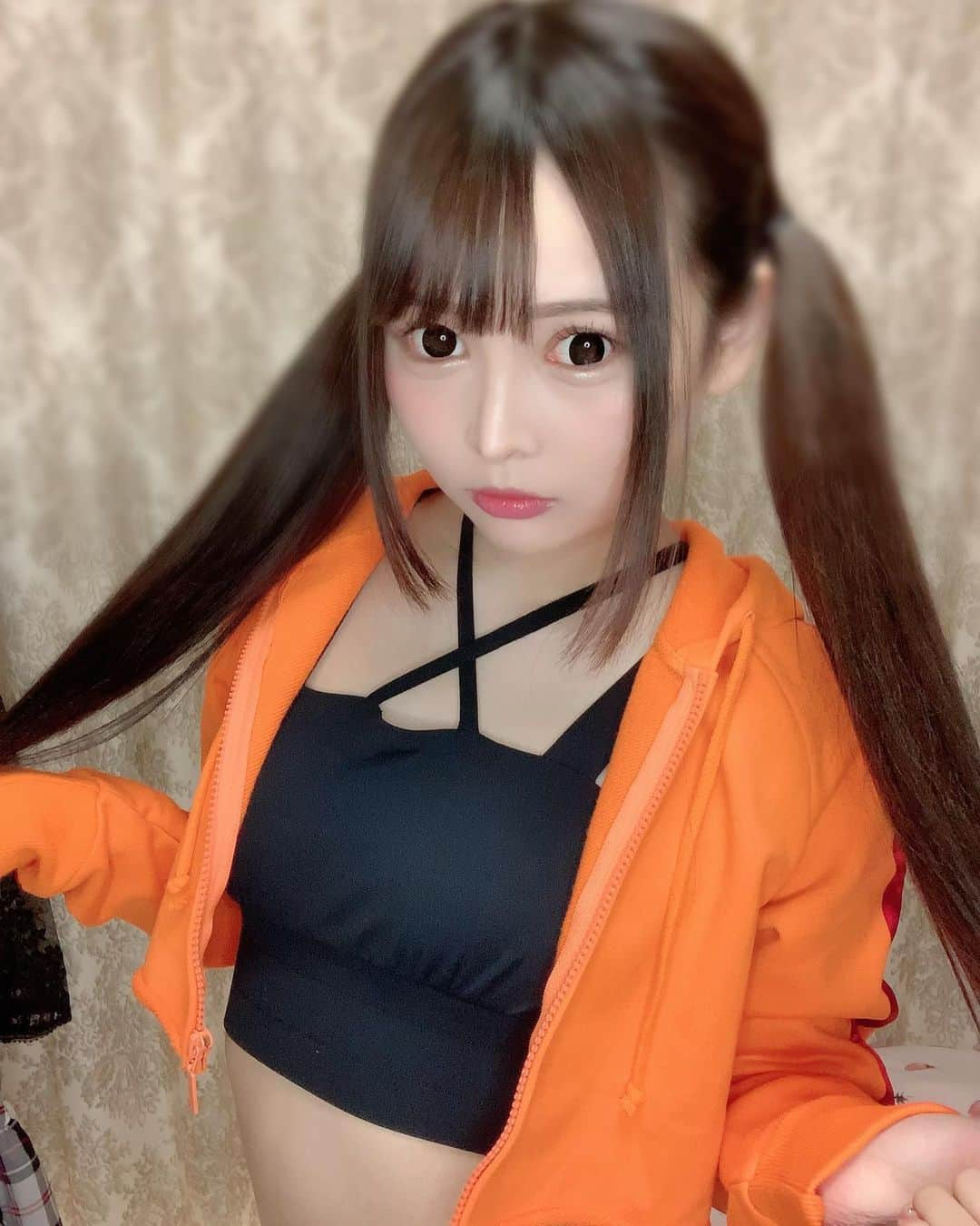 跡美しゅりさんのインスタグラム写真 - (跡美しゅりInstagram)「仲良しのさきさんがプロデュースしたトレーニングウェア❤️‬ ‪食べてばかりの貴方、おそろいのウェアとパーカーでストレッチしよ❤️‬ ‪https://yogami.theshop.jp/‬ ‪しゅりの下僕ちゃん専用クーポンコード！‬ ‪【YJ5REGPW 】‬ ‪※有効期間~5月30日‬ ‪メンズウェアはNAVY色がすき...！ サイズ豊富で貧乳さんから巨乳さんまで！プレゼントにもどうですか❤️ @yogami.tokyo  #AV女優 #跡美しゅり #outfitideas #outfitsdaily #outfitoftoday #outfitoftheday #outfitinspiration #ファッショニスタ #ファッション好きな人と繋がりたい #オシャレコーデ #コーディネイト #コーデ日記 #outfitidea #outfitdaily #outfittoday #outfits #outfitsinspiration #yogalife #yogainspiration #yogafun #yogaeverywhere #yogabody #ヨガ練習 #ヨガを楽しむ #ヨガ部 #ヨガ好きな人と繋がりたい #🧘#yoginitokyo」5月1日 11時17分 - atomi_shuri