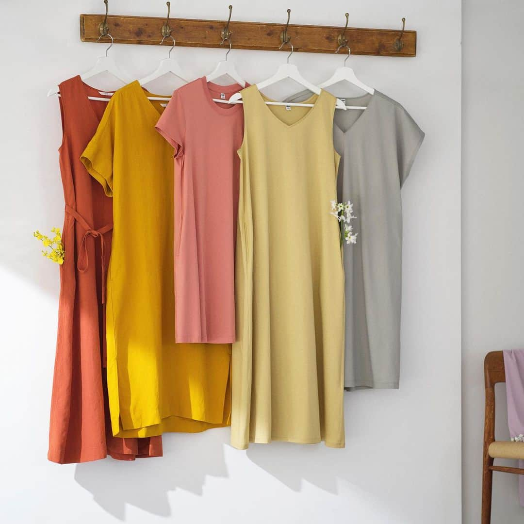 ユニクロさんのインスタグラム写真 - (ユニクロInstagram)「Treat yourself to our favorite dresses in chic earth tones to elevate your spring/summer wardrobe #UNIQLO #LifeWear」5月1日 11時18分 - uniqlo