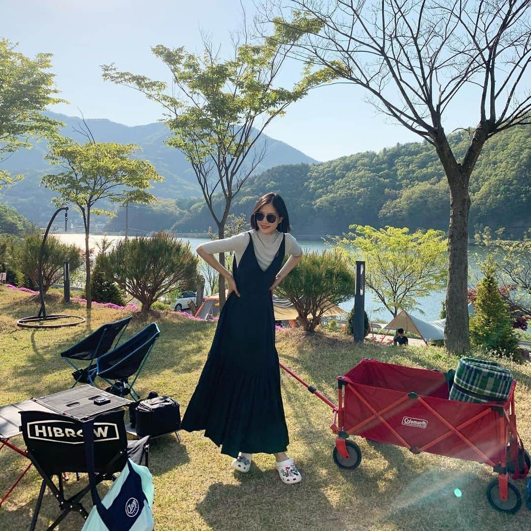 イ・ヒョニさんのインスタグラム写真 - (イ・ヒョニInstagram)「🏕 다섯시간을 달려왔다  #첩첩산중 #캠핑」5月1日 11時23分 - lee.hyunyi