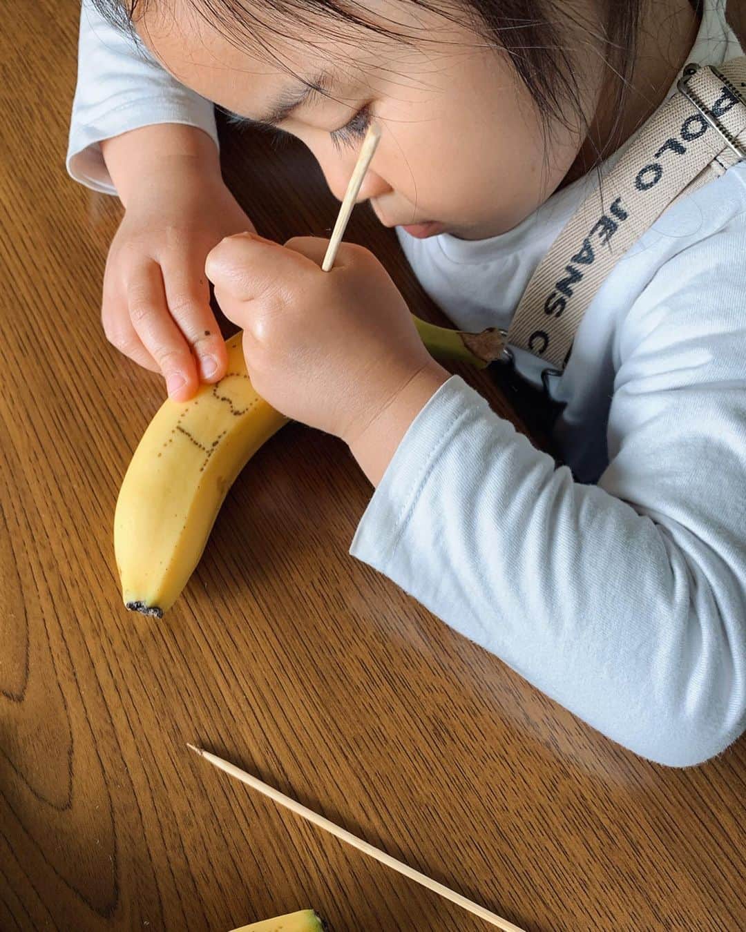 小田切恵子さんのインスタグラム写真 - (小田切恵子Instagram)「🍌 ただバナナを食べるんじゃなくて描いてみました‼︎ 娘も初バナナアート🌈  #stayhome #stayhomechallenge #バナナアート #thesimpsons #時間の使い方 #娘が美味しく食べました」5月1日 11時43分 - keikoodagiri101