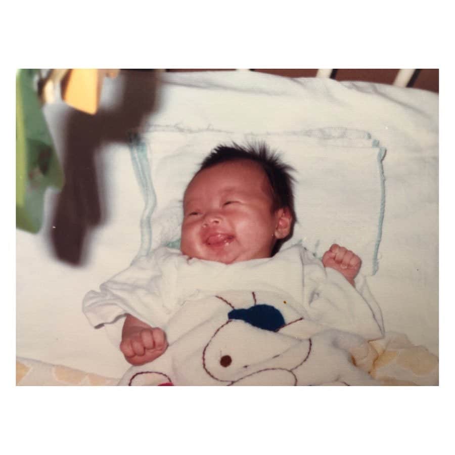 柳野玲子のインスタグラム：「皆さんのおかげで、またひとつ歳を重ねることができました🥰✨ 私をこの世に産んでくれて、大切に育ててくれた両親🙇‍♀️ そして出逢ってくれて、応援してくれて、見守ってくれて、少しでも関わってくれている皆さん🙇‍♀️ 本当にありがとうございます💓 大変な世になり心が折れそうになることもありますが、どんな時でも笑顔を絶やさず、明るく前向きに楽しい日々を過ごしたいですね✨ 今夜はバースデー動画配信、２１時頃〜「ポコチャ」でお待ちしてます🥰 #誕生日 #バースデー #birthday #あかちゃん #baby #生誕祭 #動画配信 #動画配信アプリ #ポコチャ #交流の場」