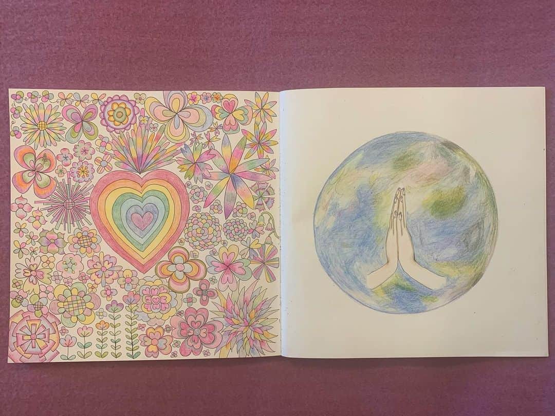浅田真央さんのインスタグラム写真 - (浅田真央Instagram)「今回は、絵を描いて色を塗ってみました。 「My heart to your heart」」5月1日 12時29分 - maoasada2509