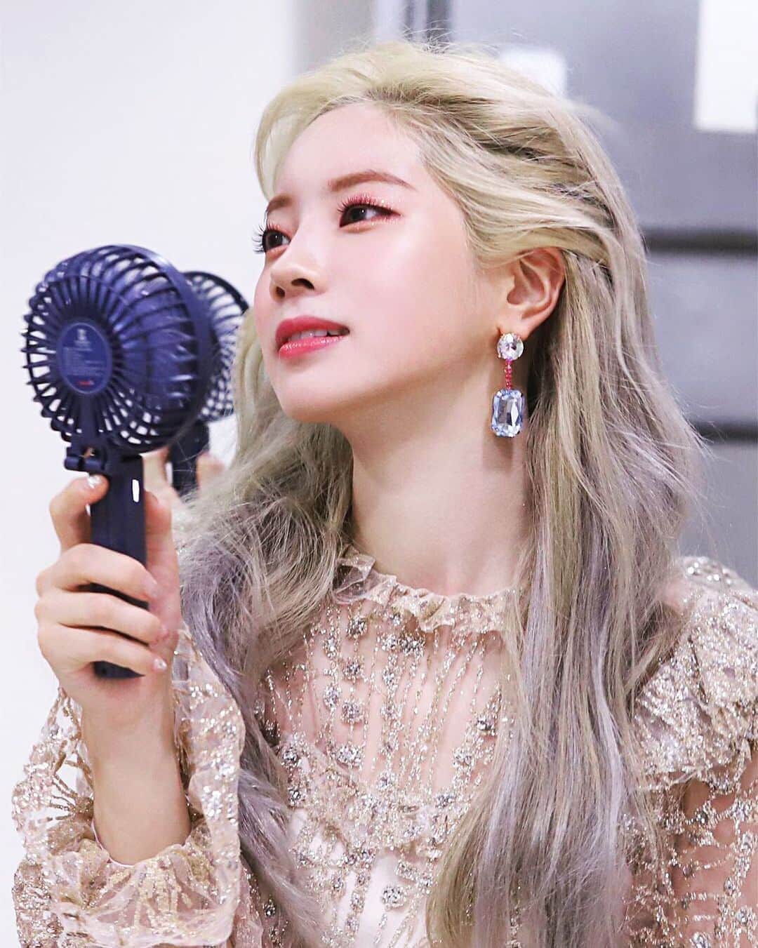 ダヒョンのインスタグラム：「Hello May! Please be nice 💖 ⠀⠀⠀ ⠀  #dahyun #ダヒョン #多賢 #다현 #트와이스 #twice #トゥワイス」