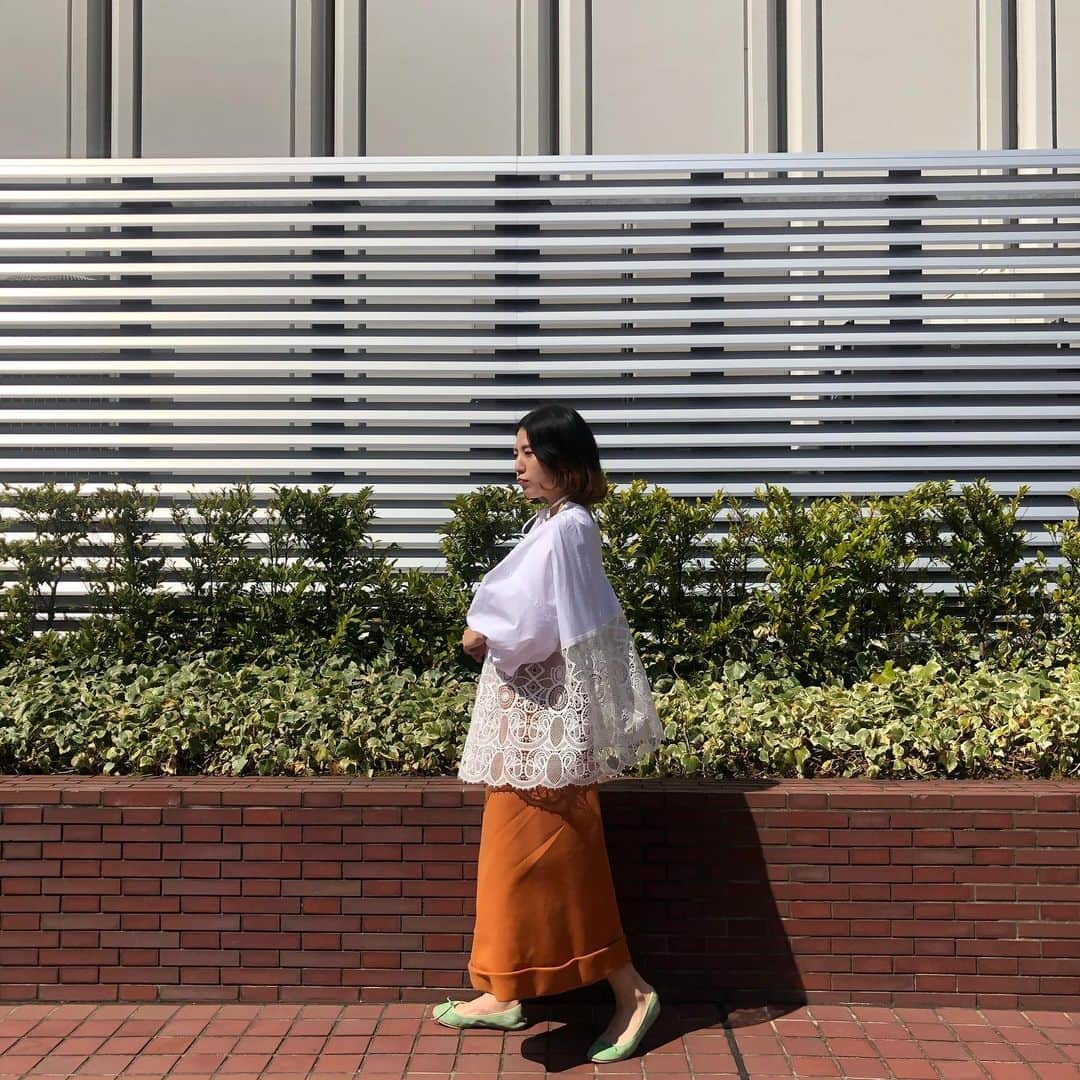 azのインスタグラム：「はよこれが着たいんじゃ。 . tops #patou pants #delpozo shoes #kuruntokyo . #春服 #着たいね #夏はすぐそこ」