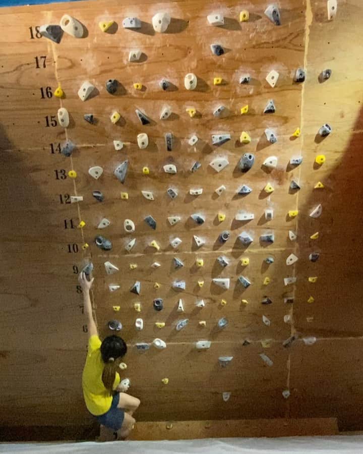 ホン・イン・リーのインスタグラム：「@ikon1218 精選 好收 V8 😁 #moonboard #bouldering #抱石」