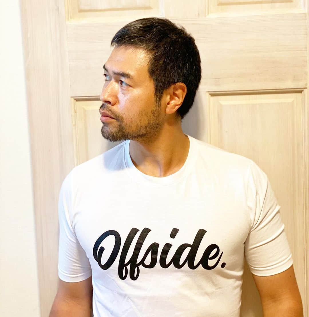 ニッチロー'さんのインスタグラム写真 - (ニッチロー'Instagram)「Tシャツで過ごせる良い天気！  Tシャツはoffsideだけど  不要不急のoffsideラインからは出ないようにする  #offside #オフサイド #不要不急 #ニッチロー'」5月1日 13時11分 - nicchiro5.1