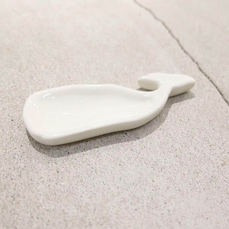 eight o eight さんのインスタグラム写真 - (eight o eight Instagram)「. . . ａｃｃｅｓｓｏｒｙ ｔｒａｙ . . . . #アクセサリートレイ #くじら #beach #sea #beachhouse #beachstyle #beachgirl #california #aloha #hawaii #アロハ #ビーチ雑貨 #ビーチハウス #ビーチスタイル #ビーチライフ #ハワイ#ハワイアン #ハワイ雑貨 #コースタルリビング #カリフォルニア雑貨 #カリフォルニアライフ#カリフォルニアスタイル#雑貨#海 #海を感じる雑貨」5月1日 14時39分 - 808store