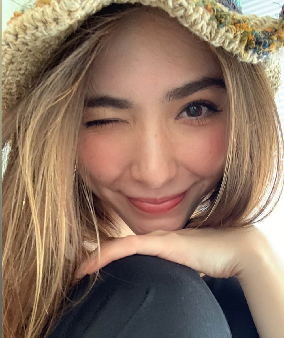 ダンシーシャノン美沙のインスタグラム：「コロナで凄いことになっちゃってるけどめげずに自分を強く持って今自分のできることをして行こうね。先の見えない不安の中でも絶対終わりはくるしみんな一人一人が家にいて動かないことで少しでもこの状況が早く終わったり自分、好きな人大事な人を守る事ができるよ。  みんなは家で何してる？  #stayhome #みんなで頑張ろう」