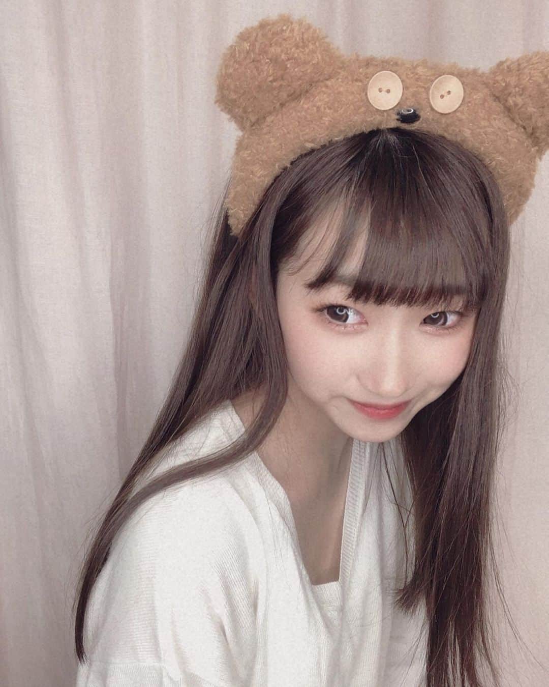 下北姫菜さんのインスタグラム写真 - (下北姫菜Instagram)「・ ユニバに行きたすぎる結果こうなりました😗🙄🤍 ・ コロナちゃん早く治らないかなぁ、 ・ みんな出来るだけお家にいようね‼︎ ・ ・ ・ #コロナ #コロナに負けるな #おうち時間 #おうち #ユニバ #ユニバ行きたい #usj #カチューシャ #ユニコーン #くま #くまさん #jk #jk1」5月1日 15時01分 - hina_shimokita