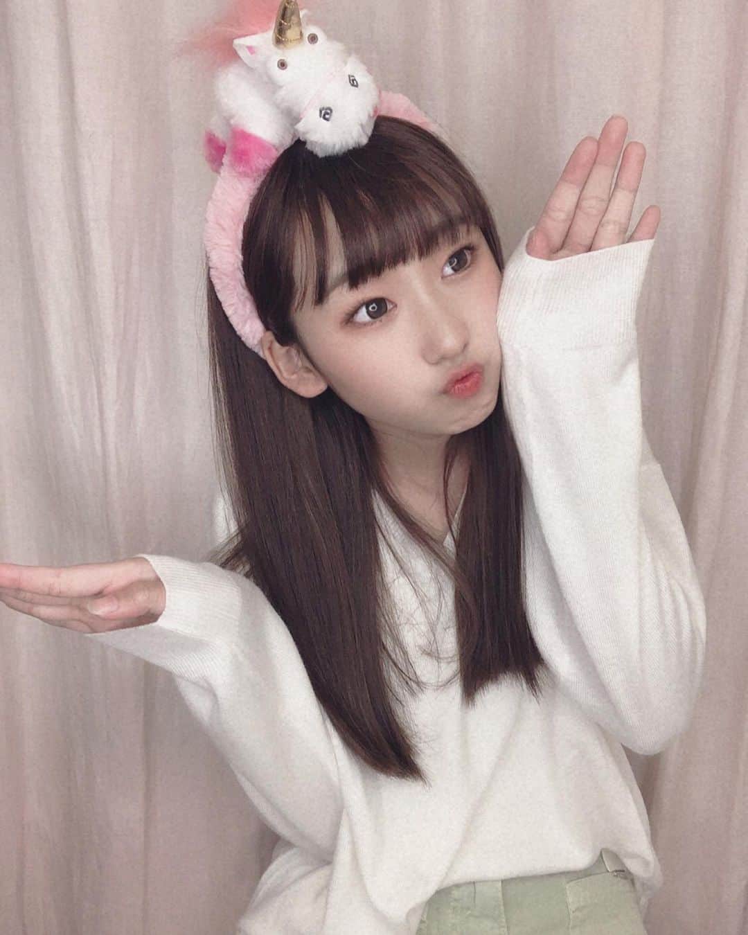 下北姫菜さんのインスタグラム写真 - (下北姫菜Instagram)「・ ユニバに行きたすぎる結果こうなりました😗🙄🤍 ・ コロナちゃん早く治らないかなぁ、 ・ みんな出来るだけお家にいようね‼︎ ・ ・ ・ #コロナ #コロナに負けるな #おうち時間 #おうち #ユニバ #ユニバ行きたい #usj #カチューシャ #ユニコーン #くま #くまさん #jk #jk1」5月1日 15時01分 - hina_shimokita