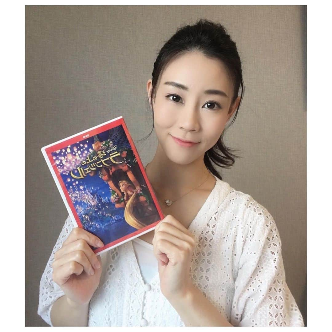 菜那くららさんのインスタグラム写真 - (菜那くららInstagram)「＊﻿ 今日から5月🌈﻿ ﻿ 新緑が美しい季節🌿﻿ ﻿ 青空に風が心地よい季節✨﻿ ﻿ またひとつ季節が進みましたね。。。﻿ ﻿ 自粛の日々が続きますが﻿ 穏やかに楽しく毎日を過ごして行きましょう😌💓﻿ ﻿ 今夜の金曜ロードショーは﻿ 私の大好きな﻿ 『塔の上のラプンツェル』が放送です💜💛💜💛﻿ ﻿ ディズニーでの写真を見返してます🐭💗﻿ ﻿ お家でディズニーを楽しみましょう🏰✨﻿ ﻿ #5月#5月晴れ#新緑﻿ #GW は#おうちで過ごそう﻿ #ラプンツェル#金曜ロードショー#お家時間﻿ #ディズニー#好き」5月1日 15時04分 - nana_kurara