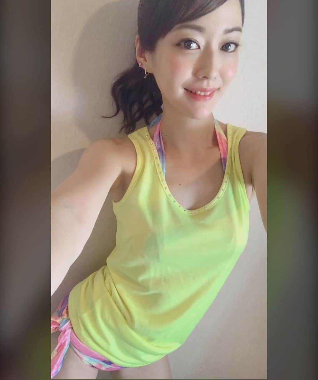 のインスタグラム：「暑いので 海に行く写真を1枚📸  #吉山りさ #海 #夏 #夏コーデ #summer #暑い #夏大好き #水着 #swimmer #me #フリーモデル #個人撮影 は信頼と実績のある方限定になります🙇🏻‍♀️ご了承くださいませ🥰 #トロピカル #tropical #日焼け止め #色白 #美白 #美白ケア #飲む日焼け止め 効くのかな？ #longhair #アラフォー #model #gw らしい #コロナ なんかに負けないもん🕺🏽 #お昼寝 大好き#ピアス #pierce #アクセサリー #衣装 はほぼ自前 #根拠の無い晴れ女 😚💕」