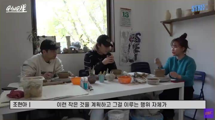 Urban Zakapaのインスタグラム：「앞으로 더 많은 행복한 일 만들어요 😆💕」