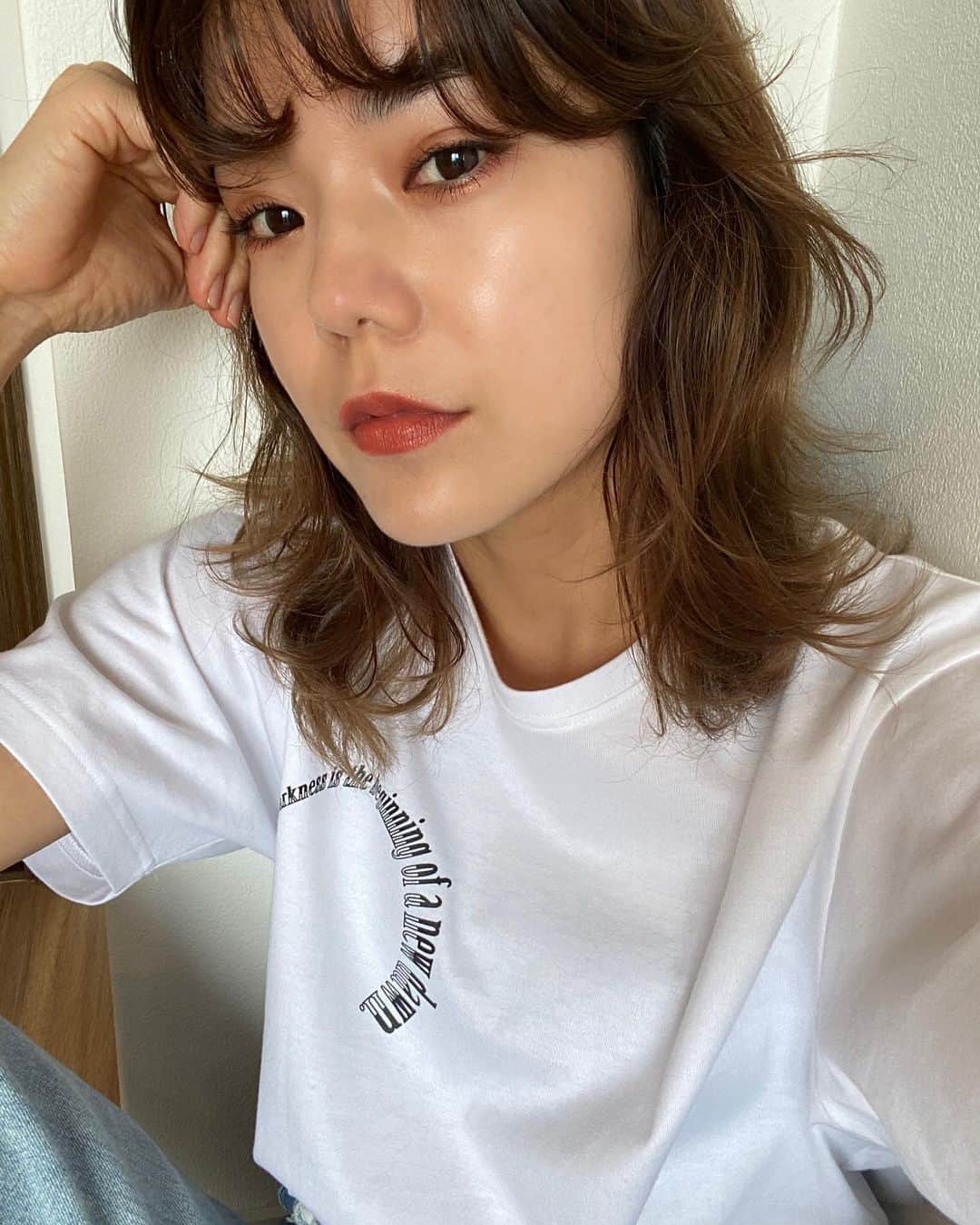 のインスタグラム：「@perverze_official の 4/29~5/6の期間限定発売Tシャツ🌈 本商品売上の10％は クラウドファンディング”Ready For”を通じて 新型コロナウイルス感染症拡大防止活動基金 およびコロナウイルスの 感染拡大防止に取り組む プロジェクトに寄付するんだって🕺🌼 #コロナ負けない #えいえいおー」