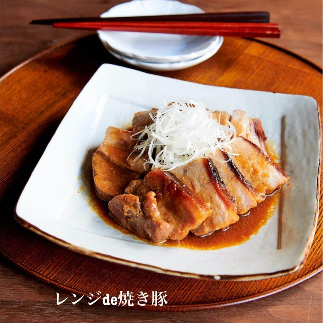 Mizuki【料理ブロガー・簡単レシピ】さんのインスタグラム写真 - (Mizuki【料理ブロガー・簡単レシピ】Instagram)「・﻿ ーーーーーーーーーーーーーーーーーーー﻿ 【#今どき和食 】入荷のお知らせです！﻿ ーーーーーーーーーーーーーーーーーーー﻿ ﻿ ﻿ こんにちは(*^^*)﻿ いつもありがとうございます🥺﻿ ﻿ しばらく欠品が続いていた﻿ 【今どき和食】が入荷致しましたので﻿ お知らせさせて下さいm(_ _)m﻿ ﻿ 入荷先は［ショップ学研+］で﻿ 期間限定、送料無料となっております！﻿ (ストーリーとハイライトに﻿ リンクを貼らせて頂きました🙇‍♀️)﻿ ﻿ これまでにたくさんの﻿ お問い合わせをいただいておりましたのに﻿ 遅くなってしまってすみません（ ; ; ）﻿ ﻿ そしてこんな時期なので﻿ なかなかここに書けずにいたのですが﻿ 【今どき和食】は3刷重版となりました(涙)﻿ 本当に皆さんのおかげです（ ; ; ）﻿ ﻿ ﻿ ﻿ ごはんの準備に追われる今﻿ 少しでもこの本がお役に立てますよう﻿ 心から願っておりますm(_ _)m﻿ そして既に本をご活用下さった方の﻿ ご投稿やストーリーは﻿ とても嬉しく拝見しております🥺💓﻿ ﻿ あまり無理せず、何事もほどほどに﻿ おうち時間を過ごしましょう(*^^*)﻿ ﻿ ﻿ ﻿ ﻿ ﻿ ＿＿＿＿＿＿＿＿＿＿＿＿＿＿＿＿＿＿＿﻿ 📕\ \入荷しました / /📕﻿ 簡単・時短！ 毎日のごはんがラクになる﻿ ✨🦋 【 #Mizukiの今どき和食 】🦋✨﻿ ＿＿＿＿＿＿＿＿＿＿＿＿＿＿＿＿＿＿＿﻿ ﻿ なるべく少ない材料で﻿ 手間も時間も省きながら﻿ 簡単にできるおいしい和食レシピ♩﻿ 簡単に失敗なくマスターできる一冊で﻿ もっと気軽に、カジュアルに﻿ 和食を楽しんで下さいね(*^^*)﻿ ﻿ ﻿ ーーー ⭐️PART.1 メインおかず ⭐️ーーー﻿ 素材別にレシピをご紹介しています♩﻿ 和食の定番から新定番まで﻿ どれも押さえておきたいメニューばかり。﻿ 肉じゃがはフライパンで！焼き豚はレンジで！﻿ ぶり大根は切り身を使って手軽に作ります♩﻿ ﻿ ーーー ☘️PART.2 サブおかず ☘️ーーー﻿ 年中手に入るお手頃野菜と﻿ 乾物や大豆、こんにゃくなどを使った﻿ 副菜レシピをたっぷり掲載！！﻿ 普段SNSではメインおかずばかりなので﻿ 本では副菜にも力を入れています(*^^*)﻿ ﻿ ーーー 🌸PART.3 ごはんと汁物 🌸ーーー﻿ ささっと作れる丼と麺、﻿ みんなで食べたいいなり寿司や﻿ 手巻きごはんもご紹介！﻿ 複数の炊き込みごはんと﻿ 味噌汁&和風スープも盛りだくさん！﻿ ﻿ ﻿ 各レシピのポイントは﻿ 【写真付きで丁寧に解説】﻿ 副菜レシピもたっぷりなので﻿ 【メインページに副菜メモもつけました】﻿ ＊このメインにはこの副菜が合いますよ〜﻿ という献立の提案です(*^^*)﻿ 【その他コラムも充実】﻿ 全127品中ほぼ全て﻿ 【本だけのレシピです！】﻿ ﻿ ＿＿＿＿＿＿＿＿＿＿＿＿＿＿＿＿＿＿＿﻿ ﻿ ⭐️ストーリー、ハイライト、プロフ画面に﻿ 本のURLを貼らせていただいております♩﻿ →(@mizuki_31cafe )﻿ ﻿ ﻿ ﻿ ﻿ ﻿ ﻿ こちらも近日中に入荷予定です！﻿ ＿＿＿＿＿＿＿＿＿＿＿＿＿＿＿＿＿﻿ ＿＿＿＿＿＿＿＿＿＿＿＿＿＿＿＿＿﻿ 🎀発売中🎀﻿ 【#ホットケーキミックスのお菓子 】﻿ ﻿ 一冊まるっとホケミスイーツ♩﻿ 普段のおやつから﻿ 特別な日にも使えるレシピを﻿ この一冊に詰め込みました(*^^*)﻿ ホットケーキミックスを使えば﻿ 簡単に本格的なお菓子が作れますよ♡﻿ ﻿ 🔹ハイライト、ストーリーに﻿ リンクを貼っています🔹﻿ ＿＿＿＿＿＿＿＿＿＿＿＿＿＿＿＿＿﻿ ＿＿＿＿＿＿＿＿＿＿＿＿＿＿＿＿＿﻿ ﻿ ﻿ ﻿ ﻿ ﻿ ﻿ #入荷#お知らせ#送料無料﻿ #うちで過ごそう#おうち時間#Mizuki#簡単レシピ#時短レシピ#節約レシピ#料理#レシピ#フーディーテーブル#おうちごはん#おうちカフェ#デリスタグラマー#料理好きな人と繋がりたい#おうちごはんlover#foodpic#follow#cooking#recipe#lin_stagrammer#stayhome」5月1日 15時43分 - mizuki_31cafe