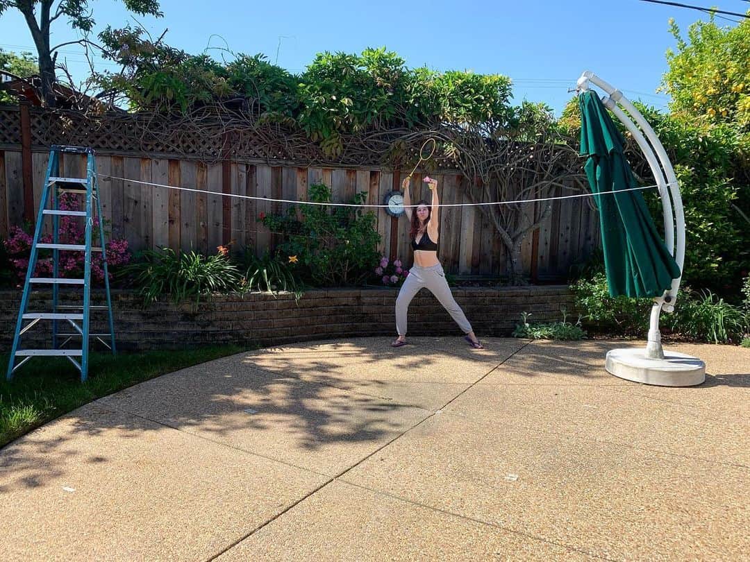 Elliana Shayna Pogrebinskyさんのインスタグラム写真 - (Elliana Shayna PogrebinskyInstagram)「Life doesn’t stop for quarantine and neither does my motor learning project. Now accepting applications to come play at my super professional, one of a kind, badminton court. See you soon! 🏸 #kinesiology #motorlearning #badminton #quarentine #goals」5月2日 2時31分 - elliana_pogrebinsky
