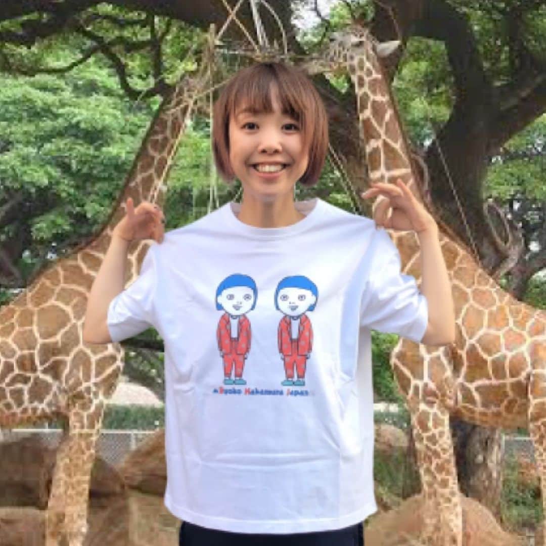 中村涼子さんのインスタグラム写真 - (中村涼子Instagram)「Ryoko Nakamura japan🇯🇵🗻 Tシャツ  届きました！！！！ 全部ちょっとずつ違う生地違いにしました😋 イメージどおりで背景もイメージと合わせてみましたわ🥳  さあ！夏が来ますよお！ #Ryoko #涼子 #って名前強い」5月1日 18時45分 - nakamuraryoko56