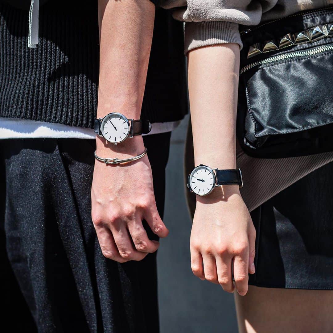 ジャムホームメイドさんのインスタグラム写真 - (ジャムホームメイドInstagram)「長い針だけの時計、短い針だけの時計。 ジャムウォッチ タイプ3は、時間を「シェア」する腕時計です。  ただ今お得なキャンペーン開催中。  #jamhomemade #ジャムホームメイド #腕時計 #ペア #ペアウォッチ #腕時計コーデ #メンズ腕時計 #レディース腕時計 #シェア #時間 #アクセサリー #アクセサリーコーデ #メンズアクセサリー #レディースアクセサリー #オンラインショップ #アニバーサリー #キャンペーン #送料無料」5月1日 19時26分 - jamhomemade_shop