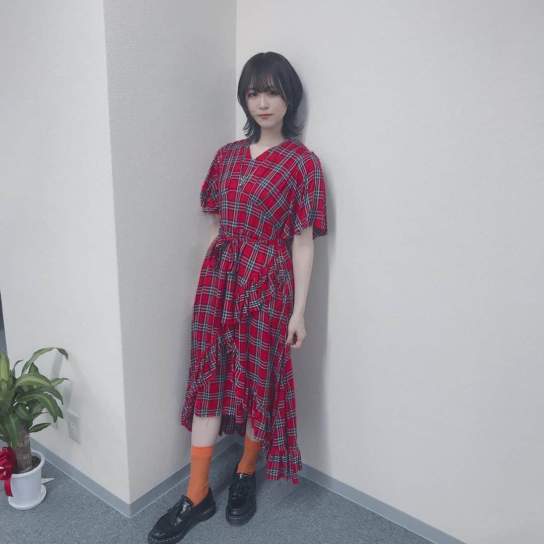 三田麻央のインスタグラム：「リミッツ生配信衣装👏見えなかったけど靴と靴下も可愛かったのよ〜！」