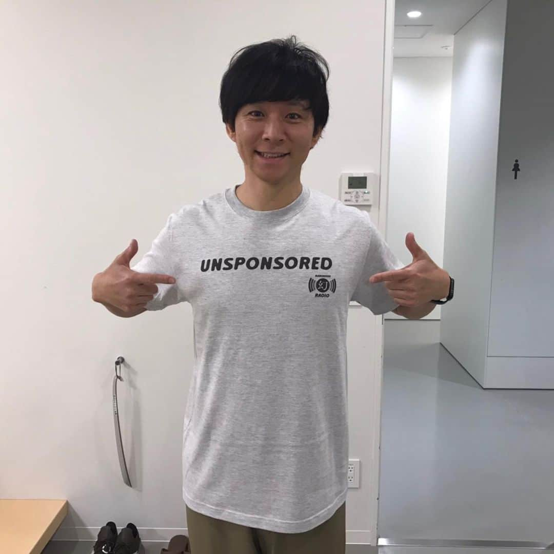 東野幸治さんのインスタグラム写真 - (東野幸治Instagram)「幻Tシャツ、第一弾作ってみました。ご興味ありましたら、BASEの幻ショップにてチェックしてみてください！リンクはプロフィールから。 ちなみにLサイズでこんな感じです。東野は身長178cm体重73kgです。」5月1日 20時20分 - higashinodesu