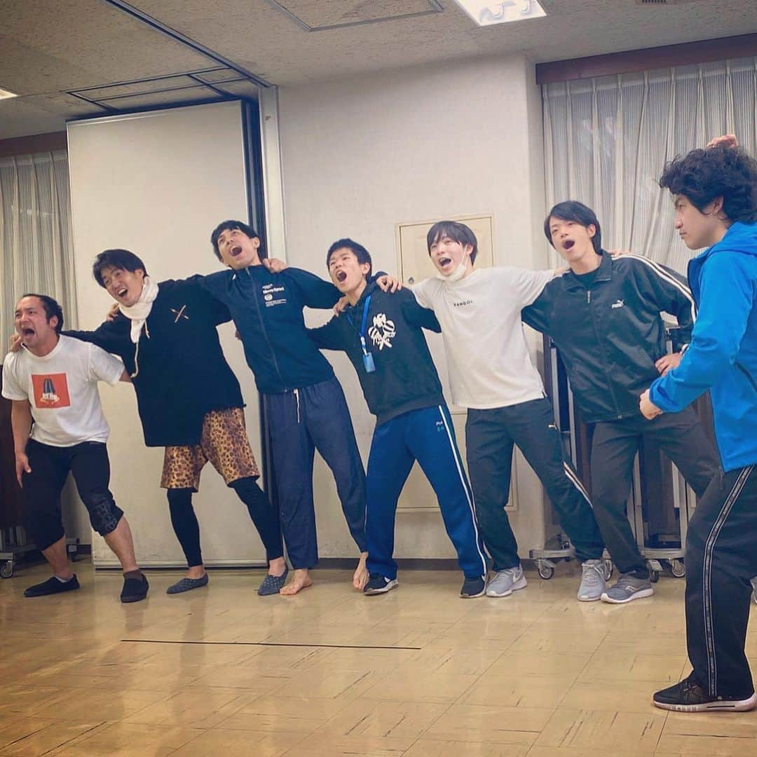 田谷野亮さんのインスタグラム写真 - (田谷野亮Instagram)「We'll be back. Catch us if you can☝️ #たやのりょう一座 #飛龍伝」5月1日 20時28分 - ryo_tayano