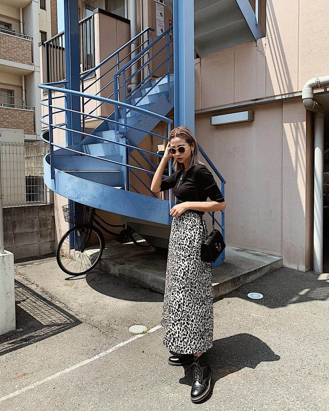 草野春香さんのインスタグラム写真 - (草野春香Instagram)「. 𝑯𝒆𝒍𝒍𝒐 𝑴𝒂𝒚🌼💛 珍しくスカートの日💋 🏷 @select.shop.jbg  レオパードスカート何個目かわからないけど これは丈感もシルエットも一番好き👌🏾✨ #ootd #outfit」5月1日 20時37分 - _haruka030_